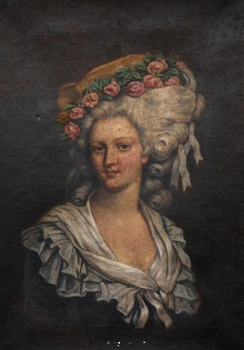 École française (XIX) - Portrait de dame à la coiffure fleurie