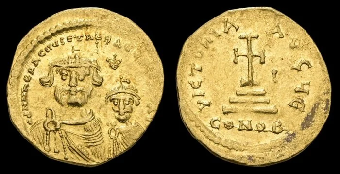 Byzantine Empire. Heraclius with Heraclius Constantine. Solidus VICTORIA AVGY , Constantinople ()