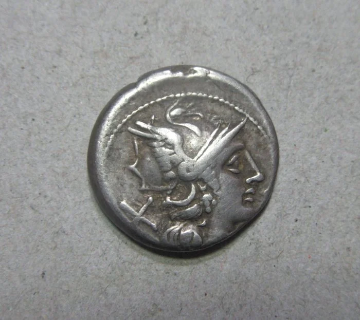 Roman Republic Anonymous Denarius Rome, 189 - 180 BC ()