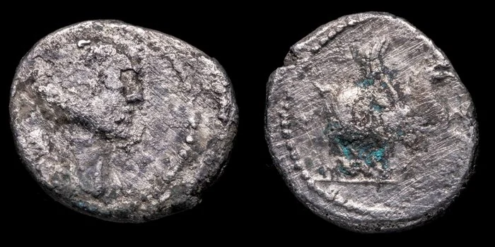 Roman Republic. Q. Titius, 90 BC. Quinarius Rome ()