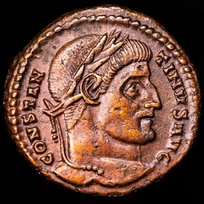 Roman Empire. Constantine I (AD 306 - 337). Follis Rome mint. D N CONSTANTINI MAX AVG, VOT XX in two lines within laurel wreath; RP ()