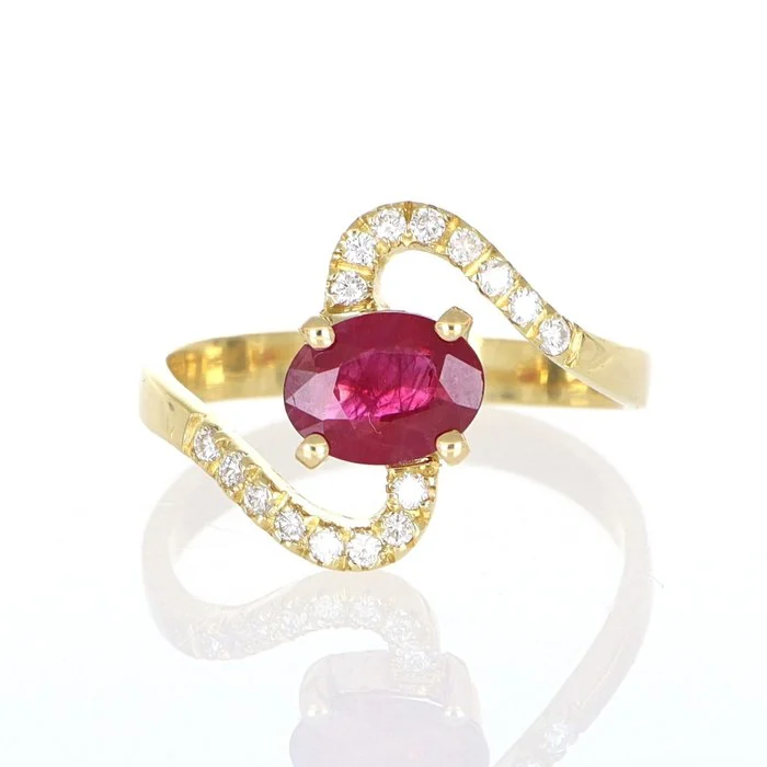 Ring - 18 kt. Yellow gold Ruby - Diamond