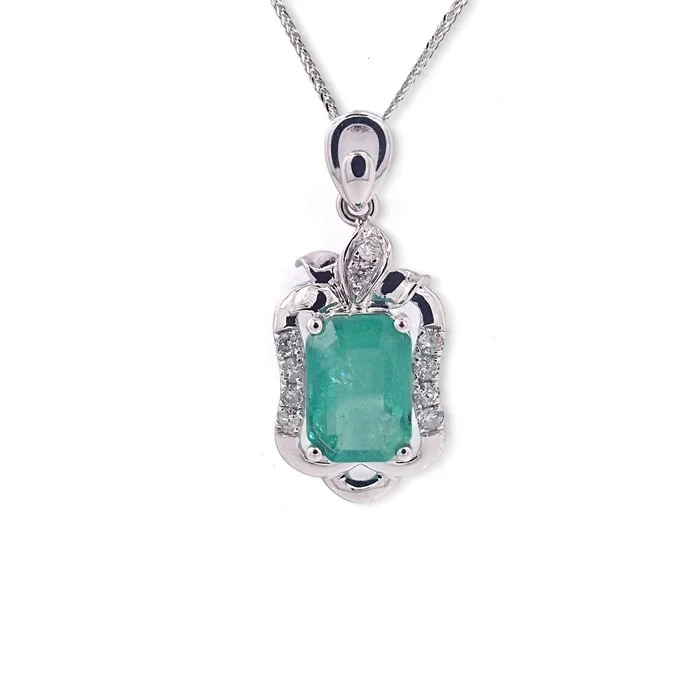 Necklace with pendant - 14 kt. White gold - 0.91ct. tw. Emerald - Diamond