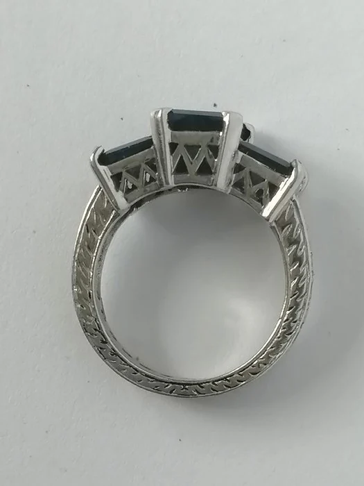 Ring - 14 kt. White gold - 4.60ct. tw. Sapphire - Diamond