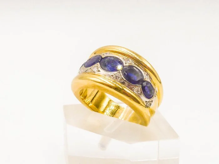 Ring - 18 kt. Yellow gold, White gold Sapphire - Diamond