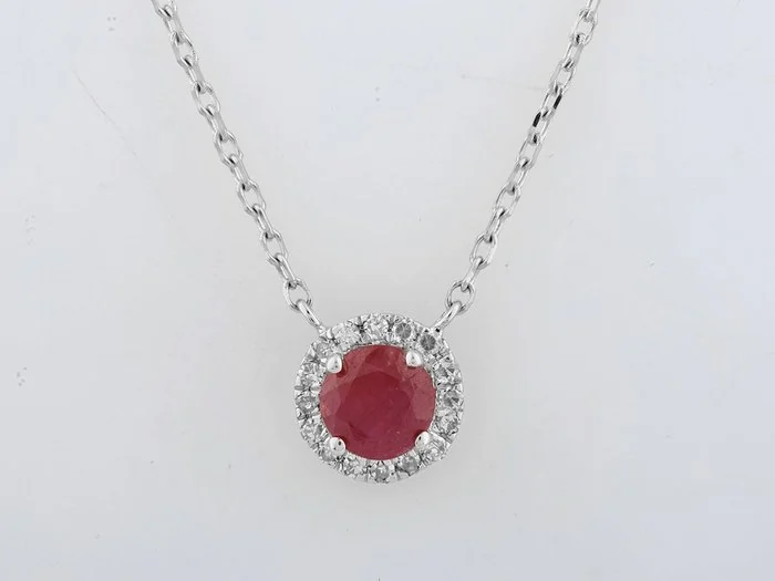 Necklace with pendant - 14 kt. White gold - 0.40ct. tw. Ruby - Diamond