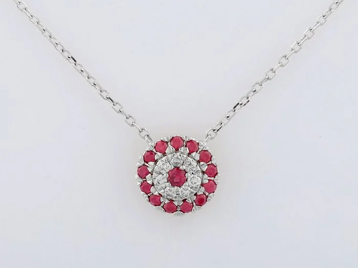 Necklace with pendant - 14 kt. White gold - 0.32ct. tw. Ruby - Diamond