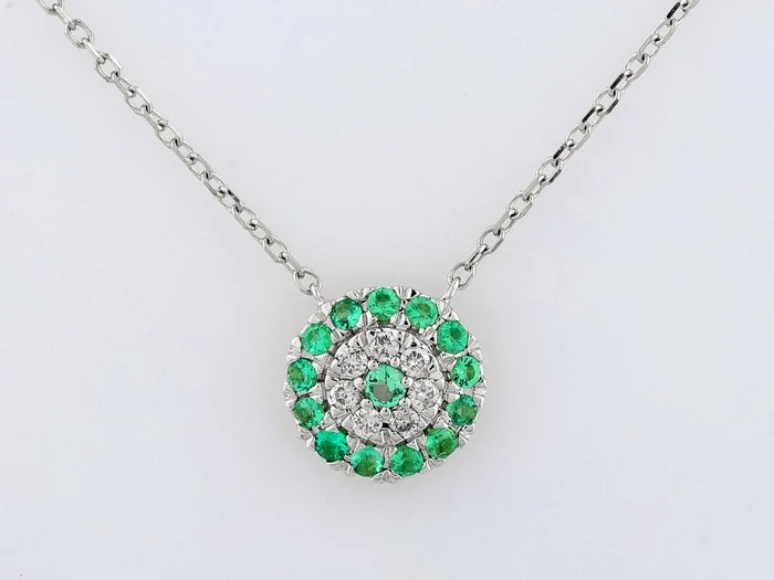Necklace with pendant - 14 kt. White gold - 0.18ct. tw. Emerald - Diamond