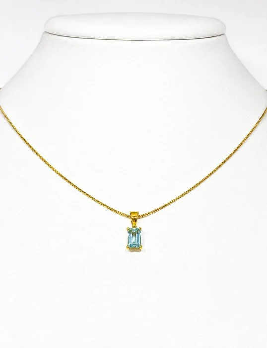 Necklace with pendant - 18 kt. Yellow gold - 0.85ct. tw. Aquamarine - Made in Italy