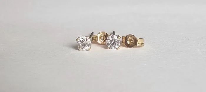 Stud earrings - 18 kt. Yellow gold Diamond (Natural) - Diamond
