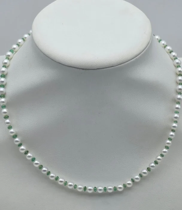 Necklace - 18 kt. Yellow gold Pearl - Emerald - Akoya/emerald pearls