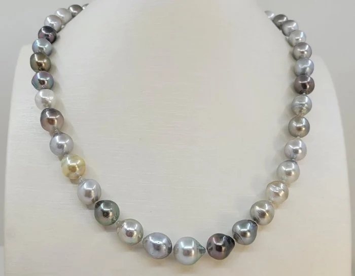 Necklace ALGT Certified 8.0x10.6mm Tahiti Pearls