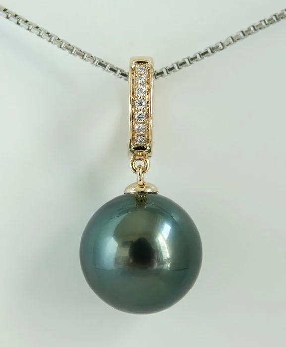 Pendant - 18 kt. Yellow Gold - Rikitea Pearl - Deep Blue Green, Round, 11.77 mm - Tahitian Pearl - Diamond - Pearl Enhancer