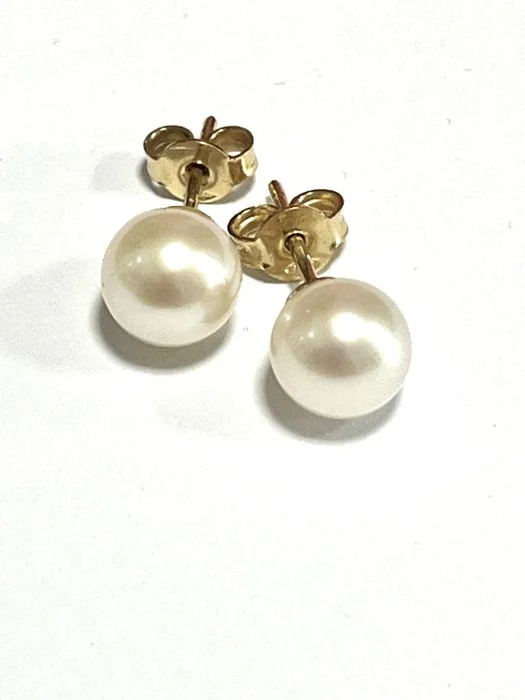 Earrings - 18 kt. Yellow gold Pearl