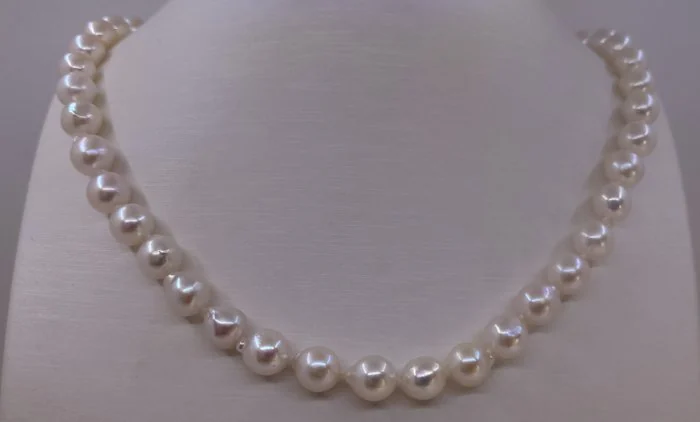 Necklace 8.5x9mm Akoya Pearls