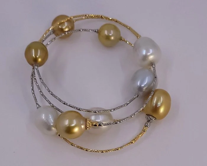Bracelet Platinum, Golden and white South Sea Pearls