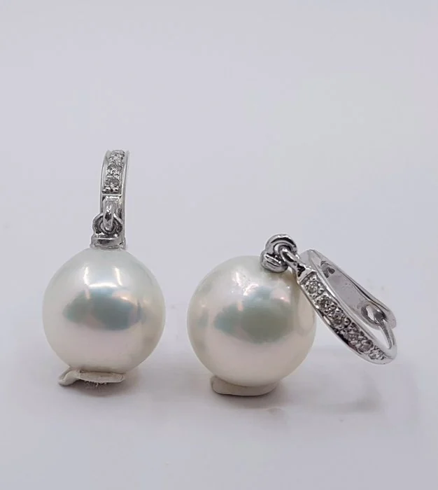 Earrings - 14 kt. White gold - 0.09ct. tw. - 10x11mm Edison Pearls