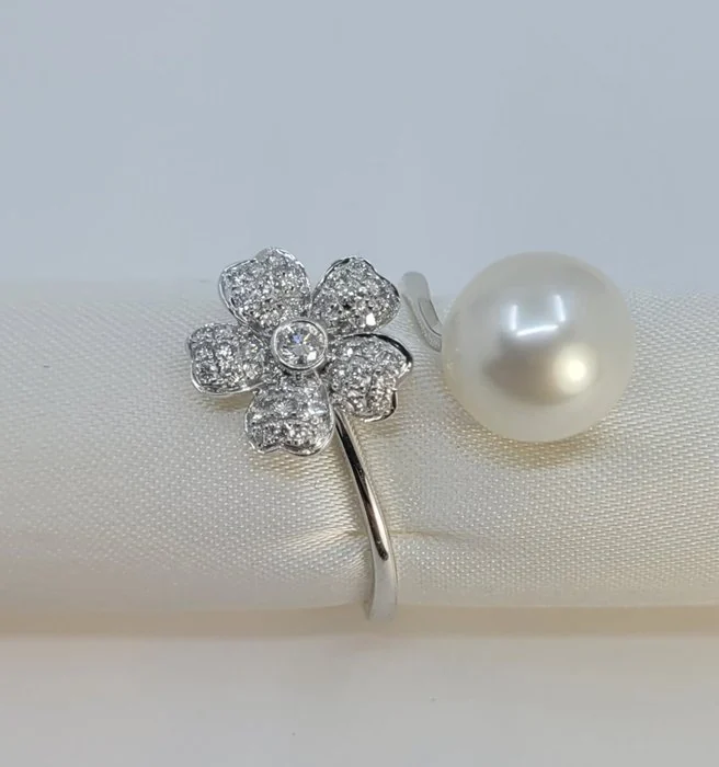 Ring - 18 kt. White gold, 10.3mm Round Australian South Sea Pearl - 0.39ct. tw. Diamond (Natural) - Pearl