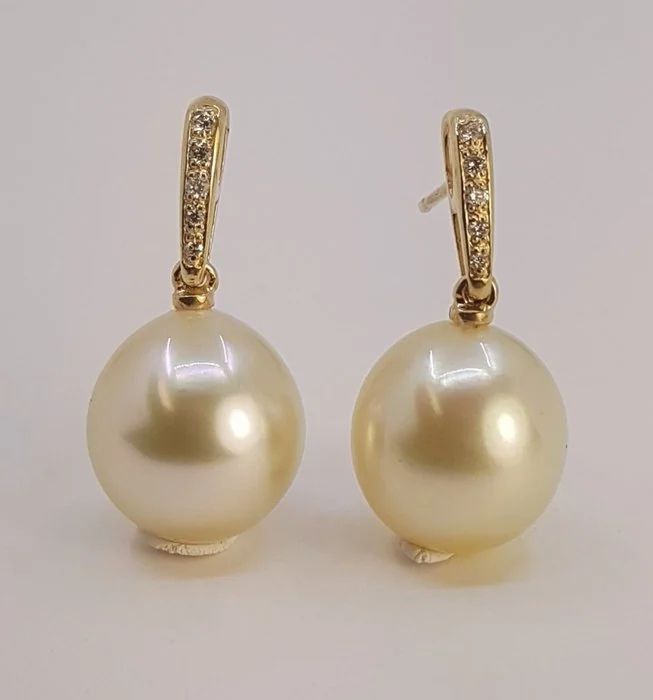 Earrings - 14 kt. 11x12mm Golden South Sea Pearls, Yellow gold - 0.08ct. tw.