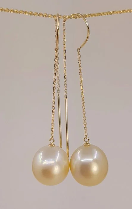 Earrings - 18 kt. Yellow gold, 11x12mm Golden South Sea Pearls