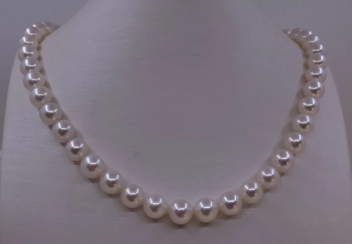 Necklace 9x9.5mm Akoya Pearls