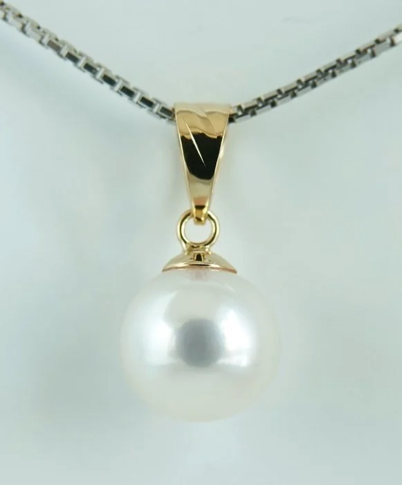Pendant - 18 kt. Yellow gold Pearl - Akoya, Round, 8.63 mm