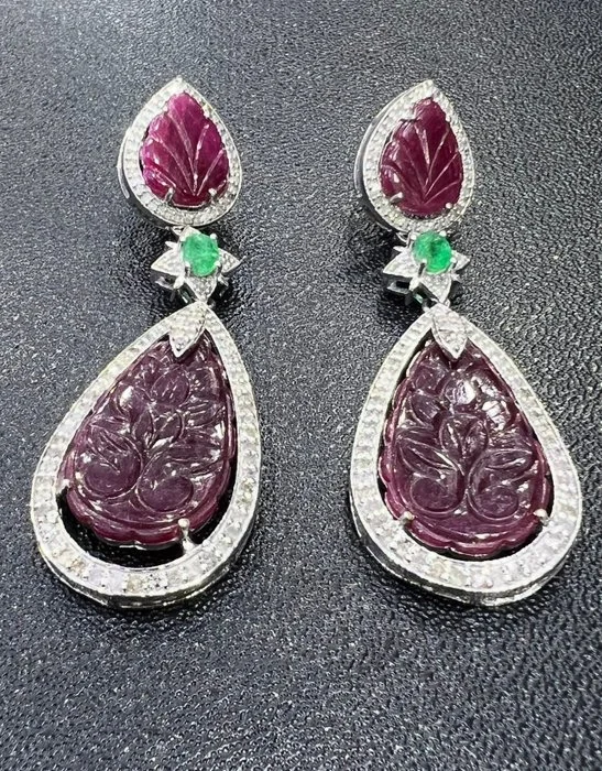 Earrings Silver - Hand - Carved natural ruby