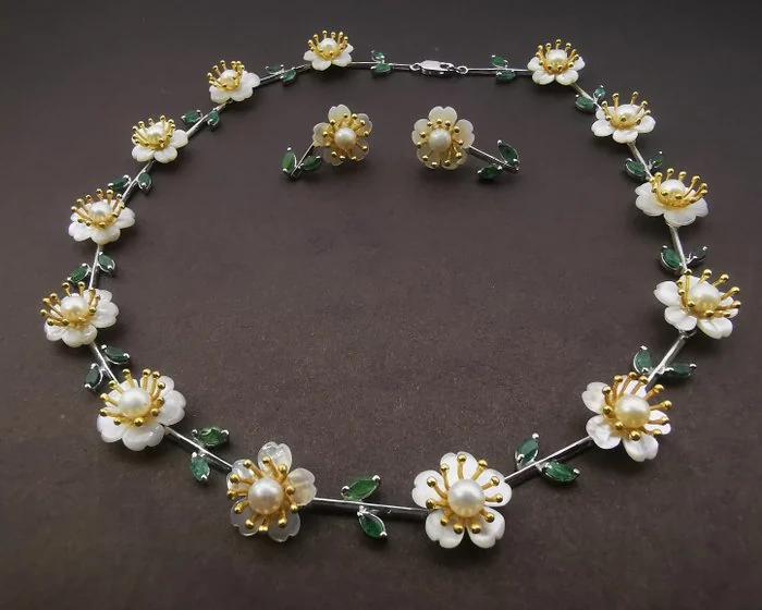2 piece jewellery set Silver - 7.56ct. tw. Emerald - Pearl - Silver Emerald IGI Report