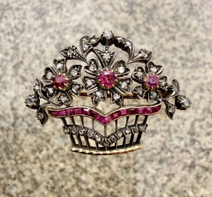 Brooch - 19.2 kt. Silver, Yellow gold - 1.00ct. tw. Ruby - Diamond