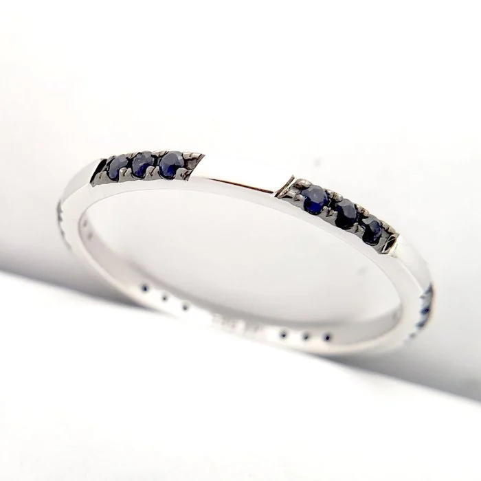 Ring - 14 kt. White gold - 0.30ct. tw. Sapphire