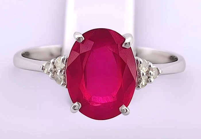 Ring - 18 kt. White gold Ruby - Diamond