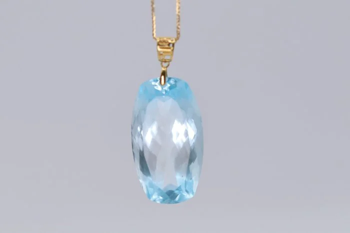 Pendant - 18 kt. Yellow gold - 16.50ct. tw. Topaz - Natural Topaz