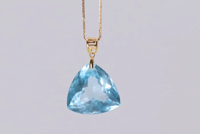 Pendant - 18 kt. Yellow gold - 9.00ct. tw. Topaz