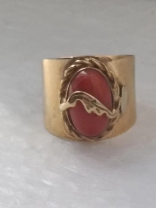 Cocktail ring - 18 kt. Yellow gold Coral