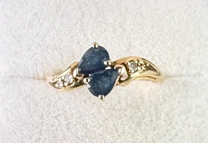 Ring - 18 kt. Yellow gold - 1.27ct. tw. Sapphire - Diamond