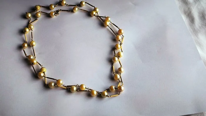 String of beads - 18 kt. Yellow gold Pearl