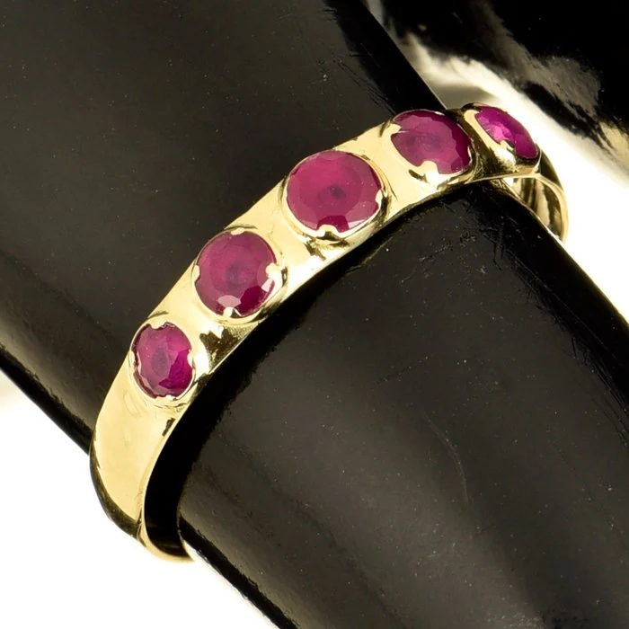 Ring - 14 kt. Yellow gold Ruby