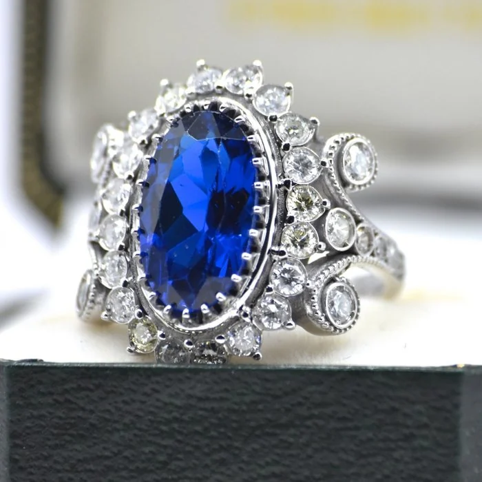 Ring Platinum - 6.20ct. tw. Diamond (Natural) - Topaz - Art Nouveau
