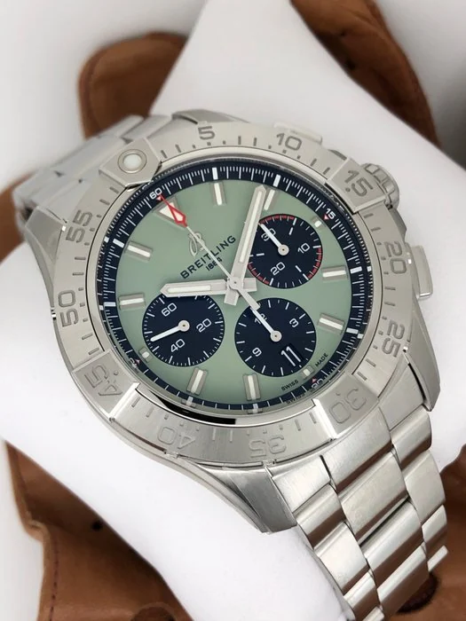 Breitling - Avenger B01 Chronograph 44 - AB0147101L1A1 - Men - 2020 - 2025