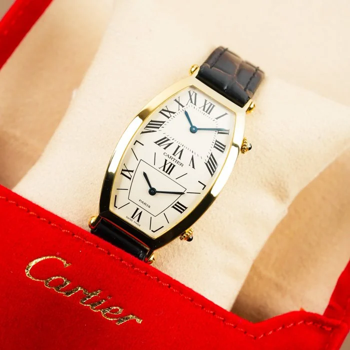Cartier - Tonneau Curvex Dual Time 18k Gold - W1502853 - Men - 2020+