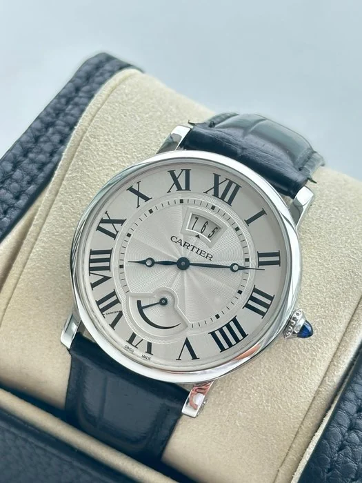 Cartier - Rotonde de Cartier Calendar Aperture Power Reserve - W1556369 - Men - 2010 - 2020