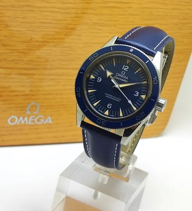 Omega - Seamaster 300 Titanium “Blue Dial” - 233.92.41.21.03.001 - Men - 2020 - 2025
