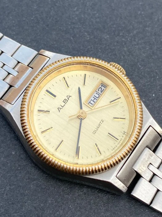Seiko - Seiko Alba Watch Women 24mm Gold - toned Dial & Metal Top Ring , Date & Time. - Men - 1980 - 1989