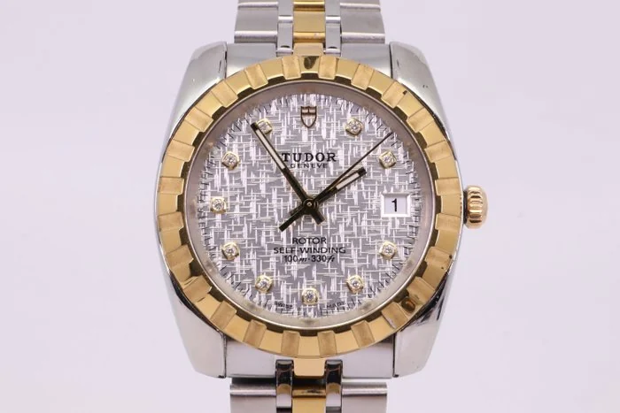 Tudor - Classic Date Automatic - 21013 | Silver Linen Dial w/ Diamonds - Men - 2000 - 2010