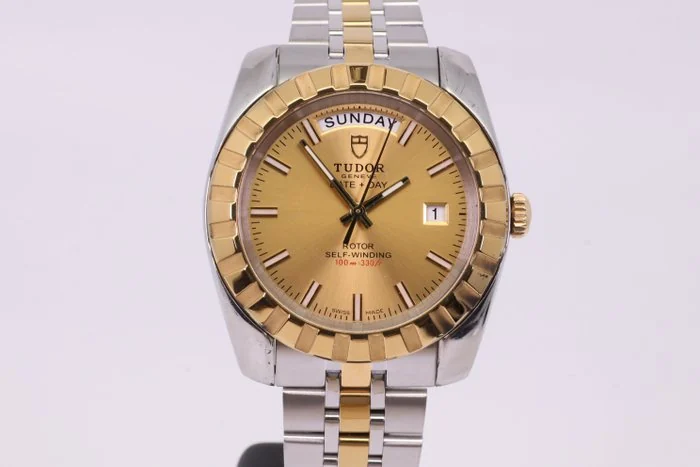 Tudor - Classic Date + Day - 23013 | Champagne Dial - Men - 2000 - 2010